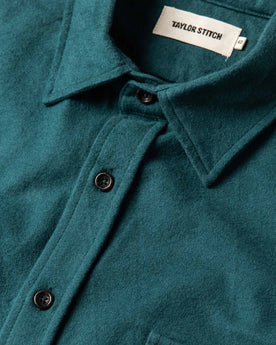 material shot of collar, Wovens by Taylor Stitch